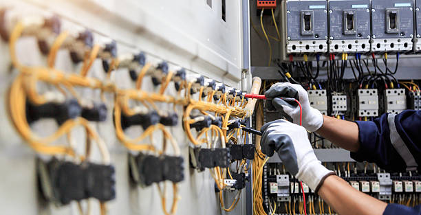 Professional Electrician technician working in Hewitt, NJ